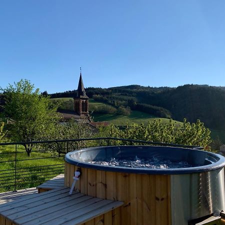 Bed and Breakfast Domaine De La Rue De La Tour Valsonne Exterior foto