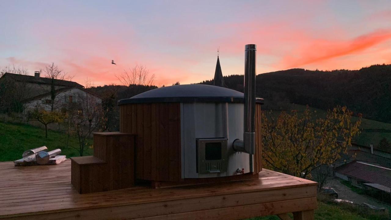 Bed and Breakfast Domaine De La Rue De La Tour Valsonne Exterior foto
