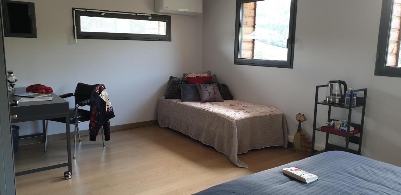 Bed and Breakfast Domaine De La Rue De La Tour Valsonne Exterior foto