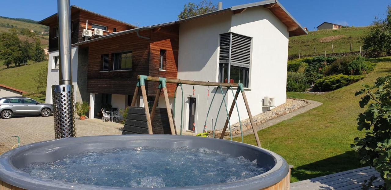 Bed and Breakfast Domaine De La Rue De La Tour Valsonne Exterior foto